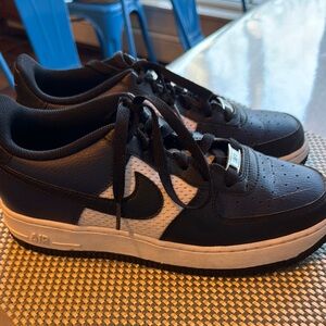 Nike Navy Black and White Unisex kids Sneakers